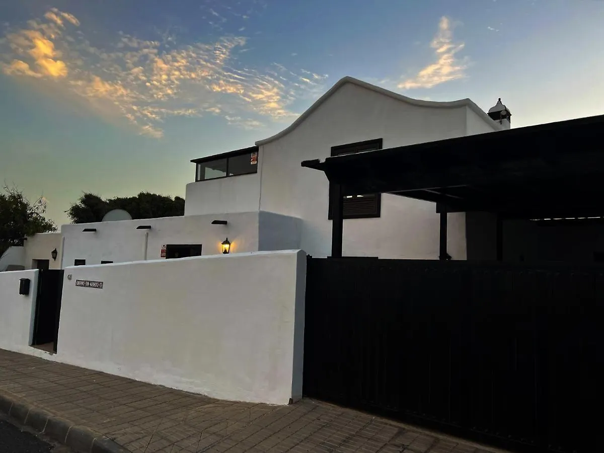 Villa El Tucán Nazaret 0*,  España